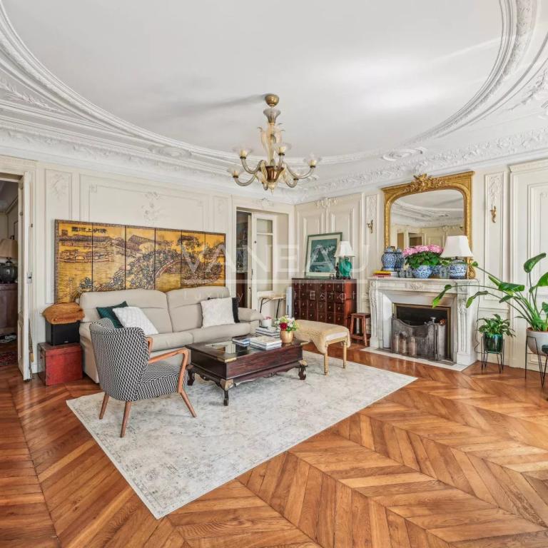 Paris XVIe - Trocadéro - Appartement familial 5 pièces 146 m2