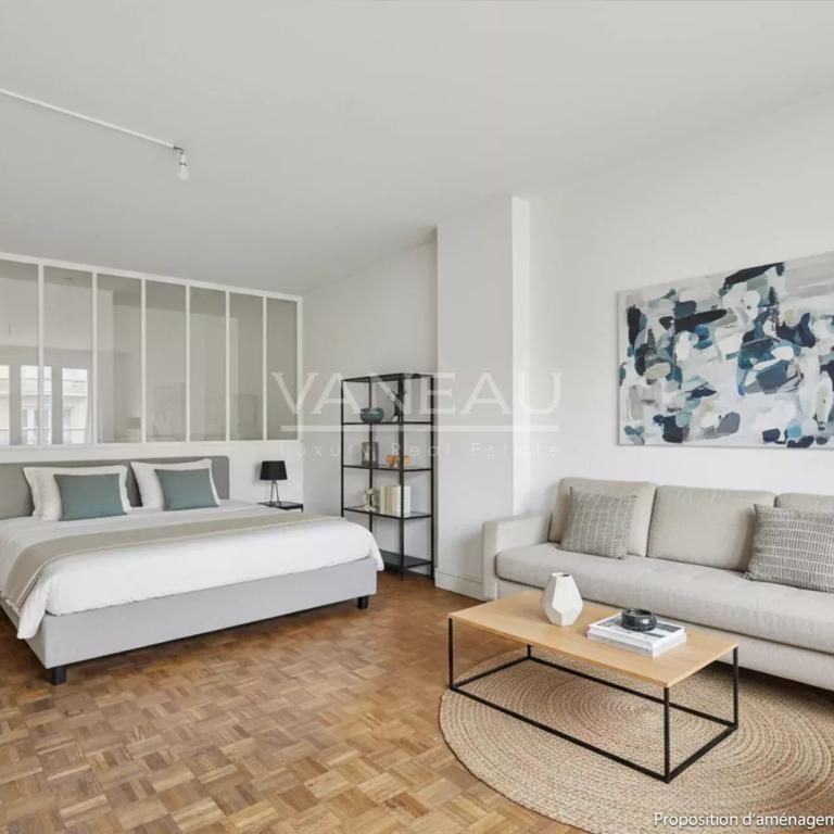 Paris XVe, grand studio 34.38 m² avec balcon