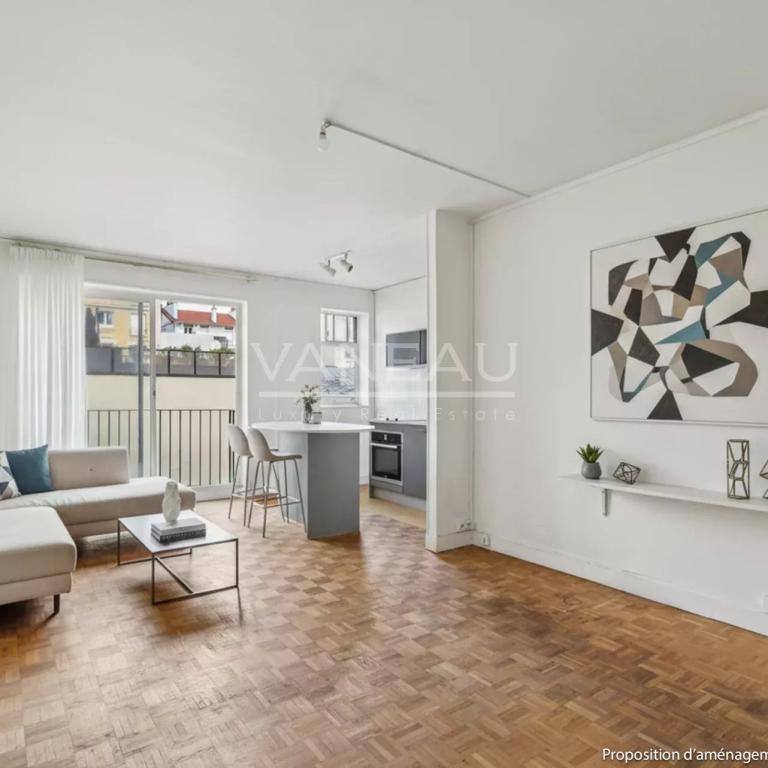 Paris XVe, grand studio 34.38 m² avec balcon