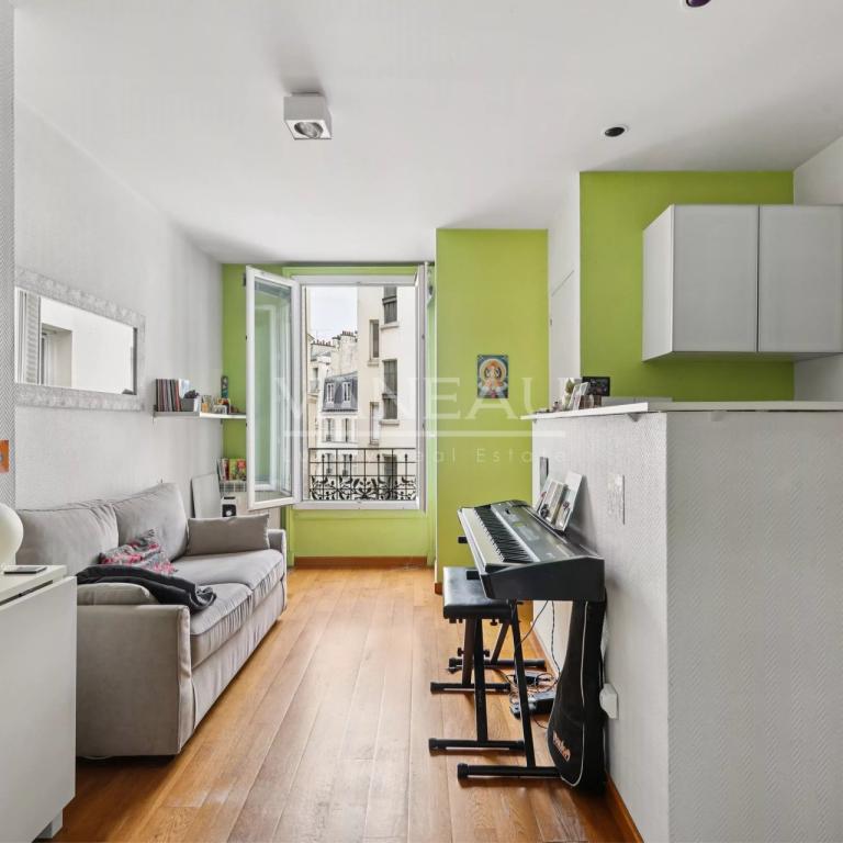 PARIS XVe - Place du General Beuret - Appartement deux pièces en