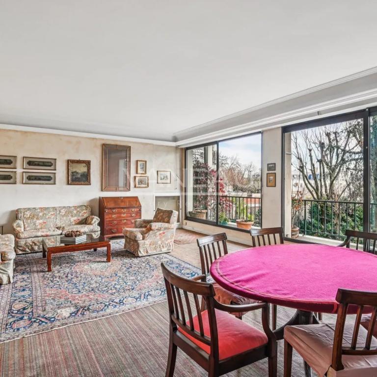 Paris VIIème - VUES JARDINS - 3/4 chambres