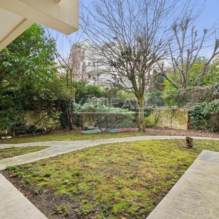 Appartement 6 pièces - 3 chambres  - Jardin 180 m²