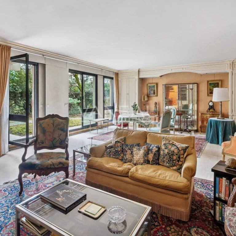 Appartement 6 pièces - 3 chambres  - Jardin 180 m²