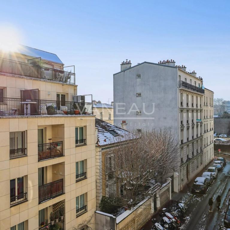 Bel appartement traversant de 58 m² – Lumière, volumes et charme