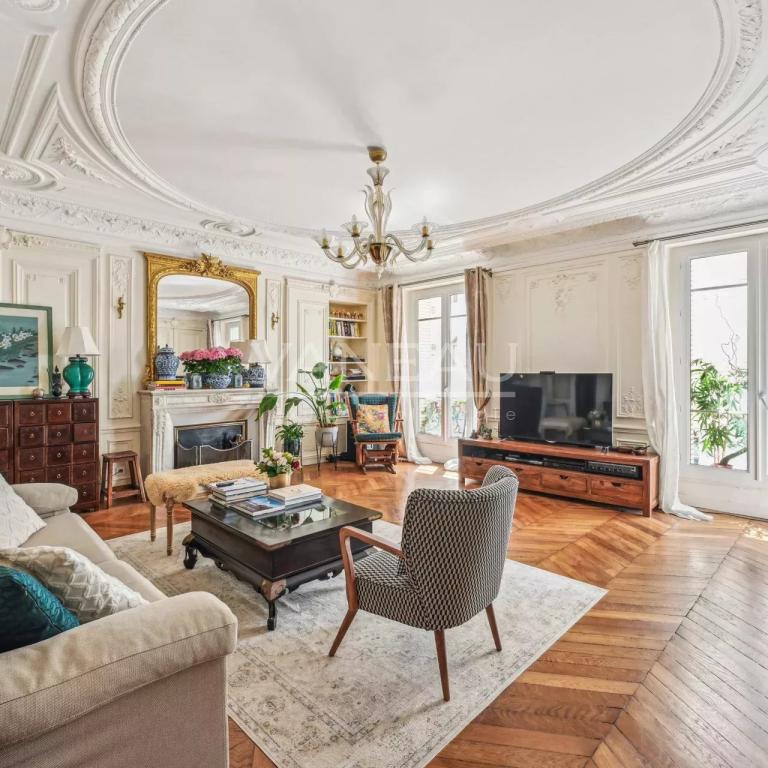 Paris XVIe - Trocadéro - Appartement familial 5 pièces 146 m2