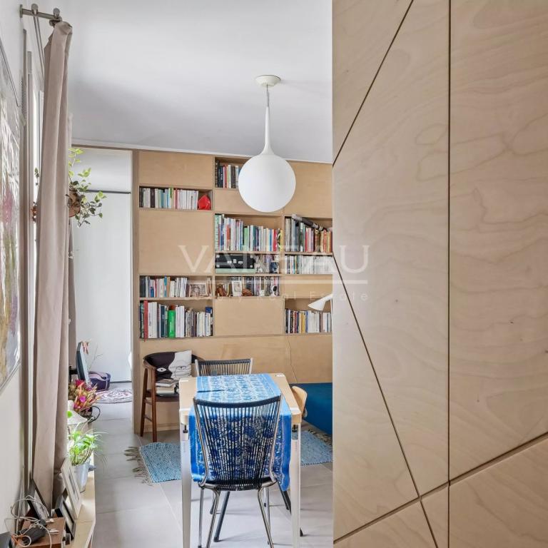 Charmant deux pièces refait à neuf – Etage élevé – Paris 10ᵉ