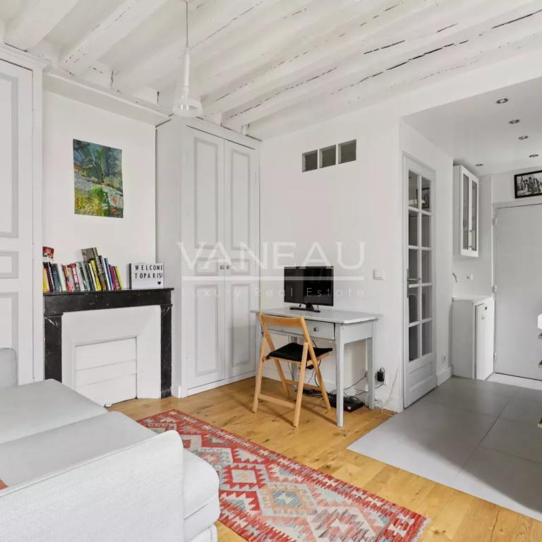 Paris 4e - Places des Vosges - Charmant studio ensoleillé et cal