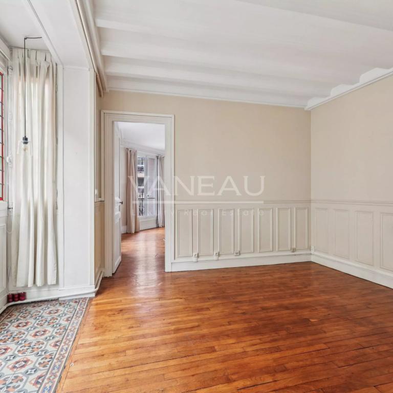 Paris XVe - Sèvres Lecourbe : Appartement trois pièces en étage 