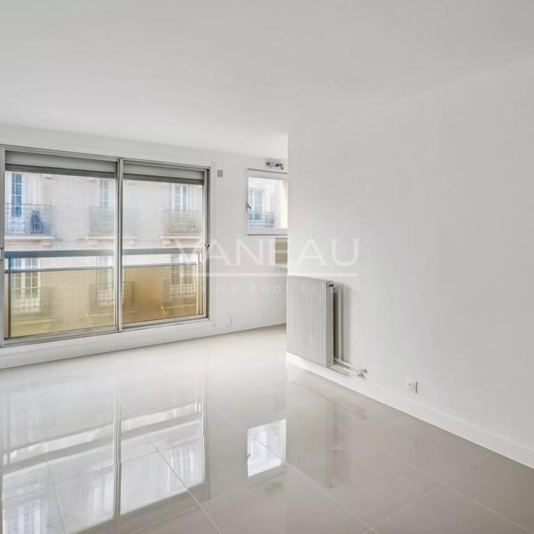 Paris XXème - Place Edith-Piaf - Studio idéal comme investisseme