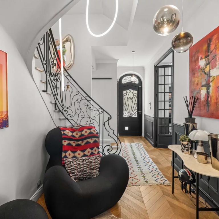 CANNES CENTRE VILLE MAISON RENOVEE A VENDRE  PISCINE PETIT JUAS 