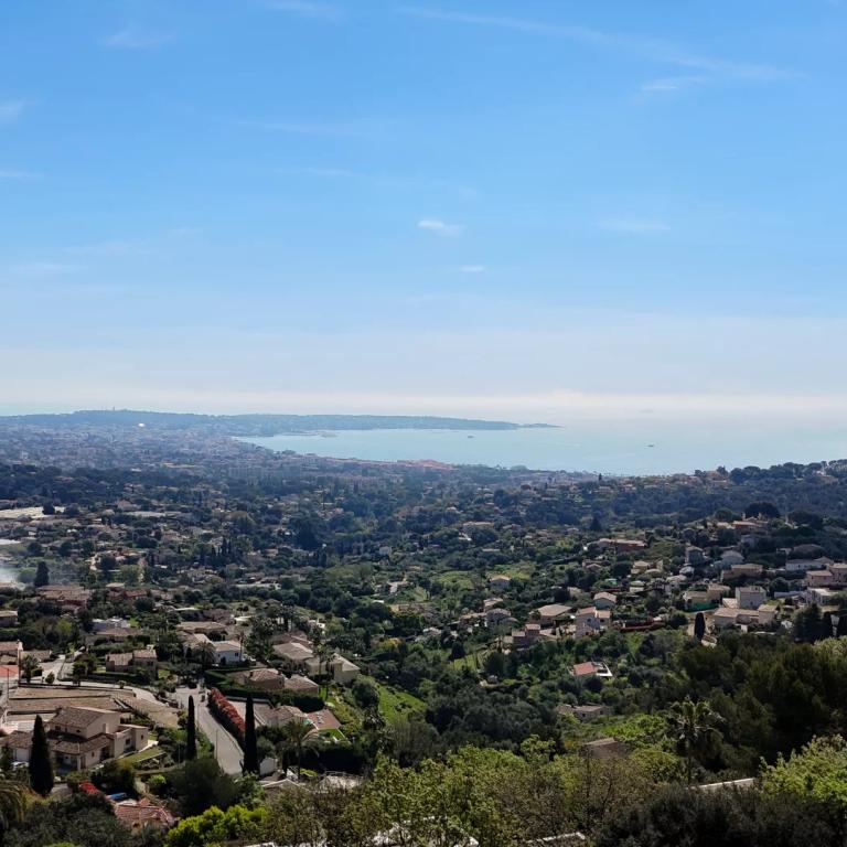 Vallauris - Deux villas contemporaines à terminer - Vue mer pano