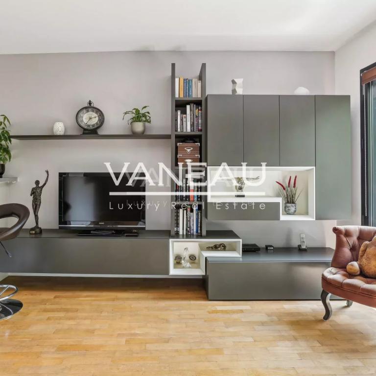 Deux pièces avec balcon exposé sud - immeuble moderne