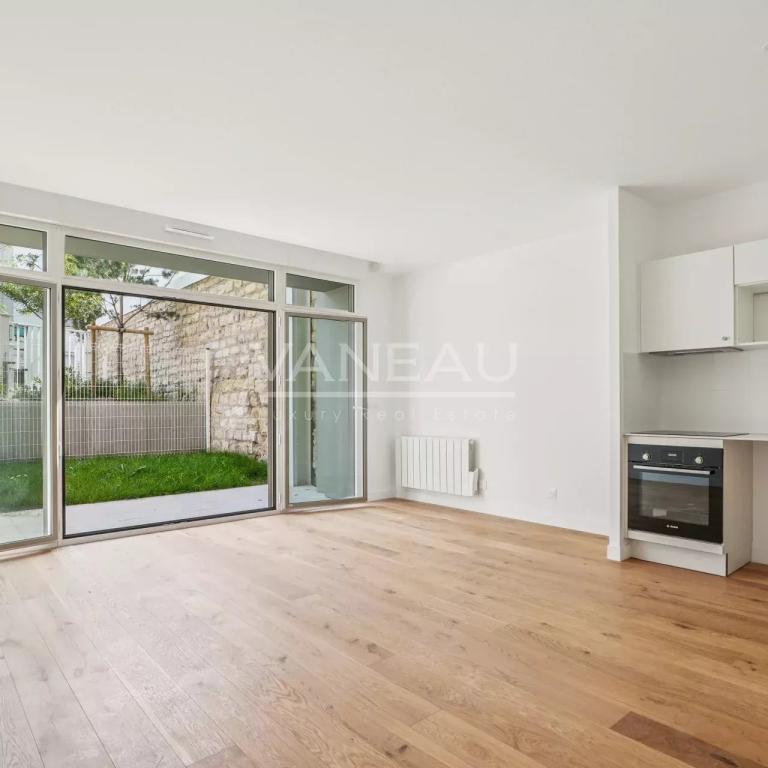 Issy-les-Moulineaux - Trois pièces rénové avec jardin de 39 m2