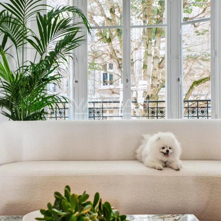 Paris XVIe-Trocadéro-Superbe appartement de 7 pièces prêt à vivr