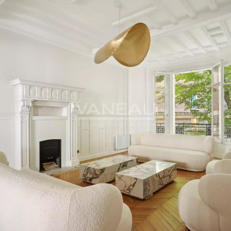 Paris XVIe-Trocadéro-Superbe appartement de 7 pièces prêt à vivr