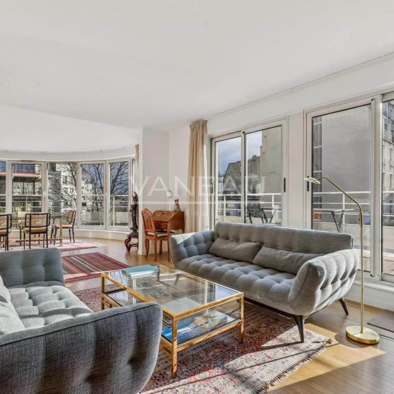 Paris XVIe - Ranelagh - Duplex en dernier étage - Terrasses et v