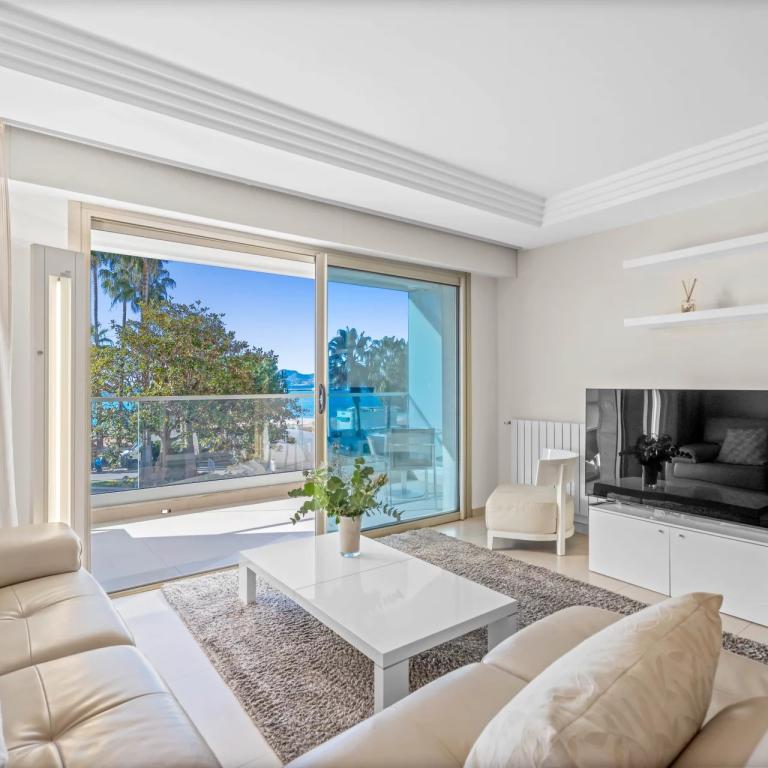 Appartement 3 pièces à Vendre vue mer panoramique - Cannes Crois