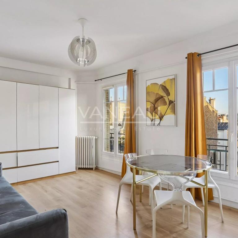 Neuilly- Maurice Barrés - Studio rénové et meublé