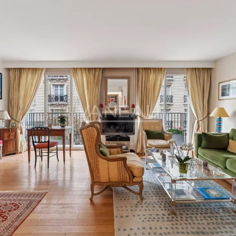 VENTE NUE-PROPRIETE - Mairie de Neuilly - Appartement cinq pièce