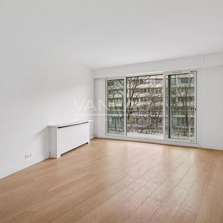 Paris XIVe - Port Royal - Balcon, vue dégagée.