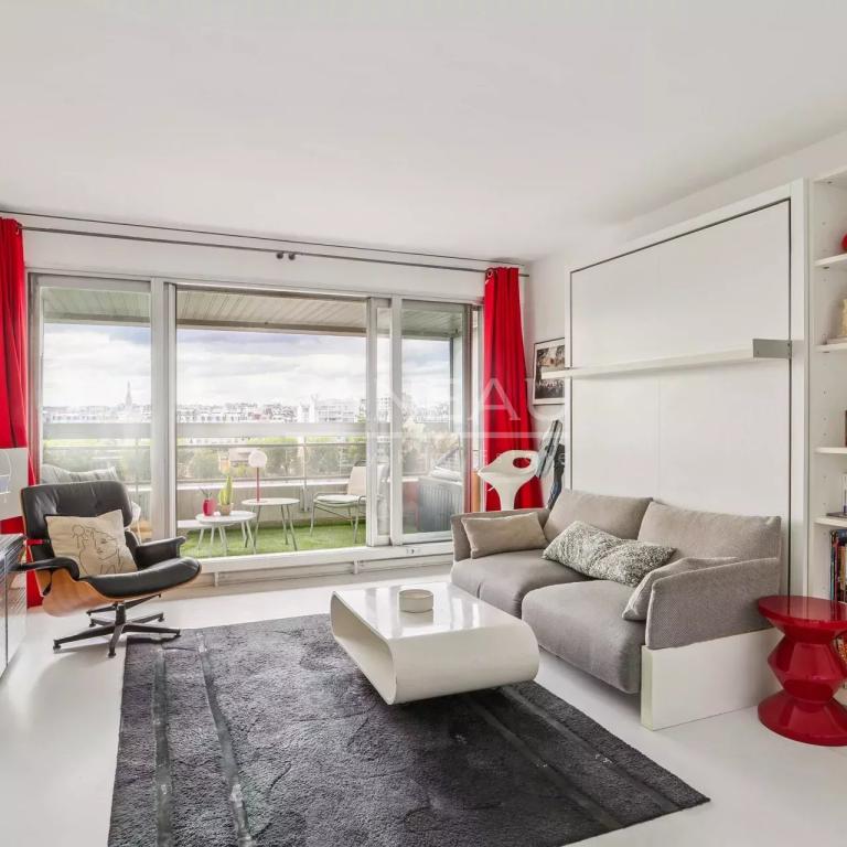 XV ème Javel RERC  - Studio lumineux avec loggia. Sans vis-à-vis