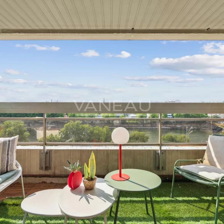 XV ème Javel RERC  - Studio lumineux avec loggia. Sans vis-à-vis