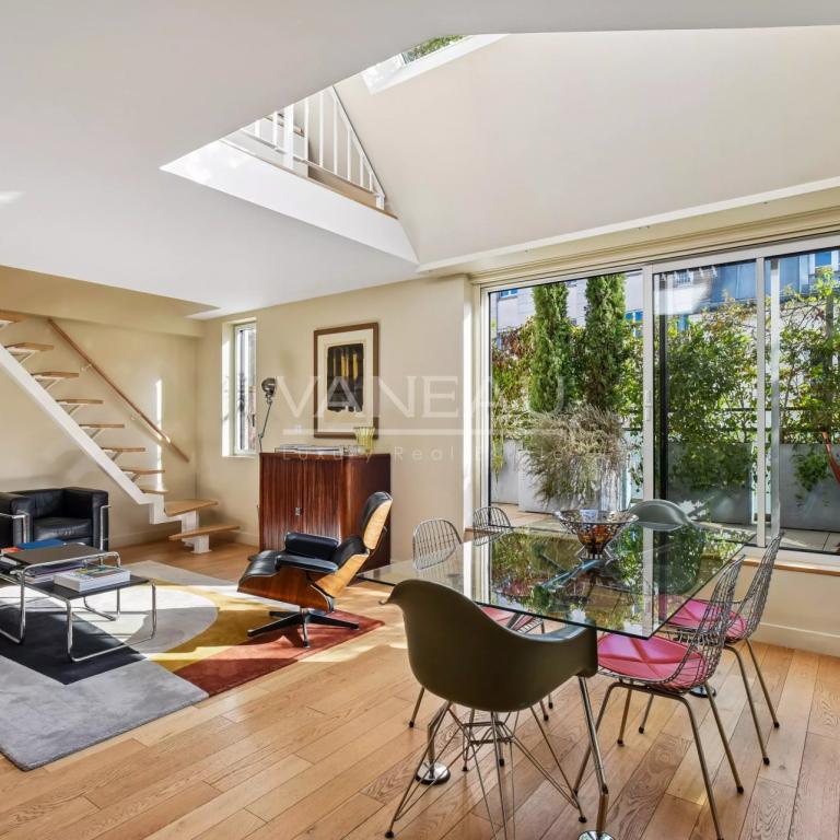 Duplex avec terrasse arborée - Paris VII