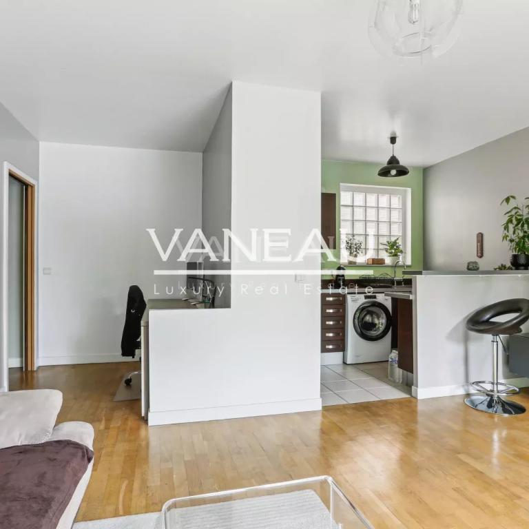 Deux pièces avec balcon exposé sud - immeuble moderne