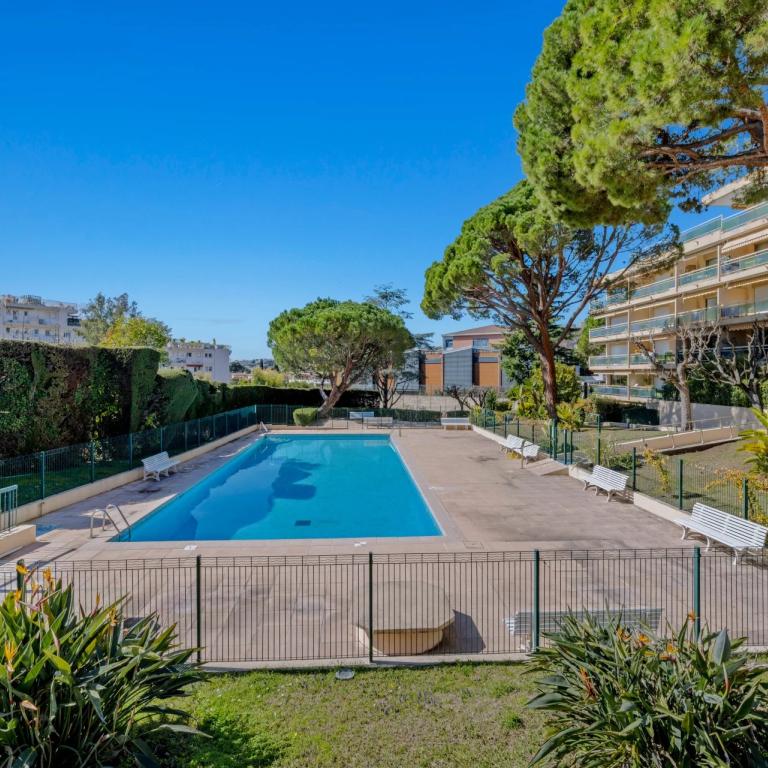 Le Cannet - Appartement 2 pièces - Piscine et tennis à vendre