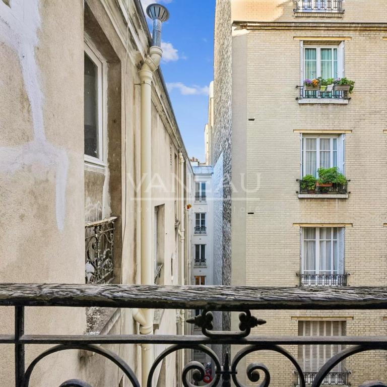 Paris XVIIIème – Rue Joseph Dijon – 2 pièces à rénover au 5ᵉ éta