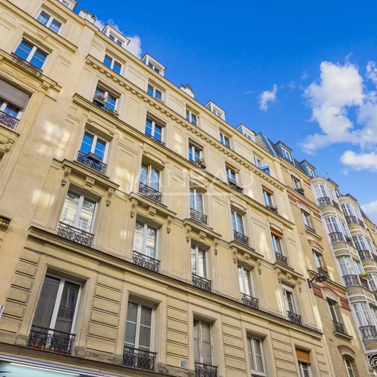 Paris XVIIIème – Rue Joseph Dijon – 2 pièces à rénover au 5ᵉ éta