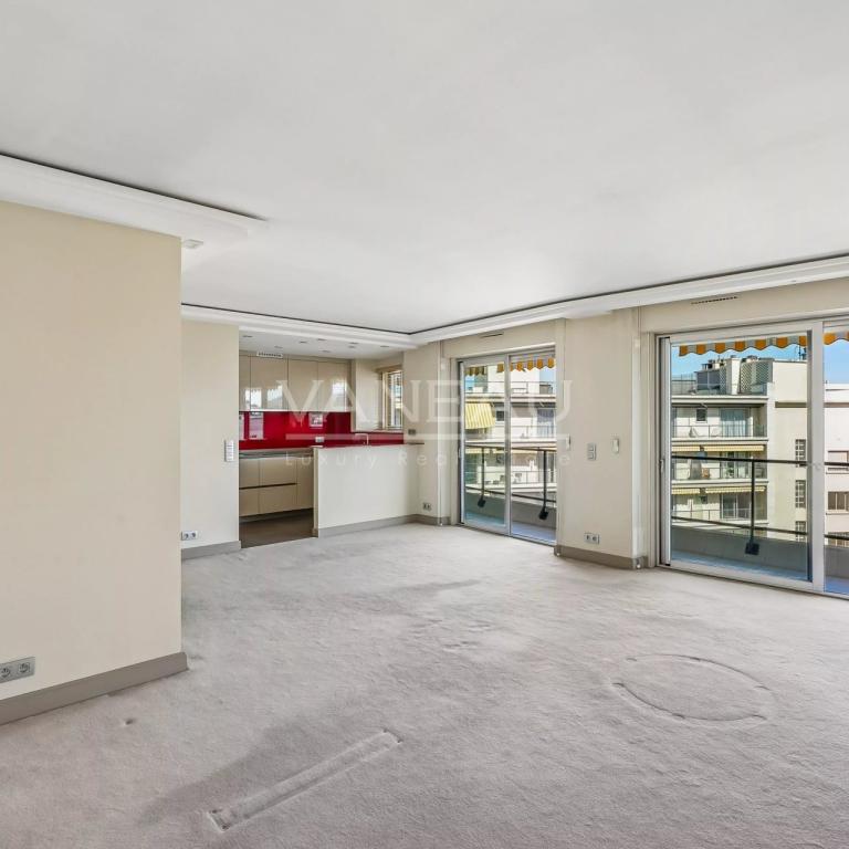 Neuilly - Mairie - Calme sur jardin