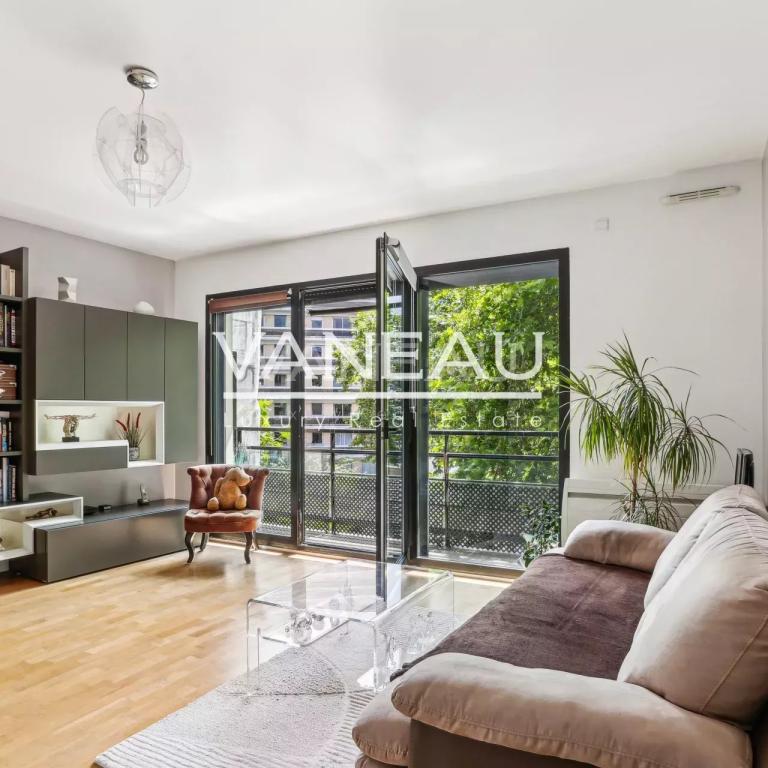 Deux pièces avec balcon exposé sud - immeuble moderne