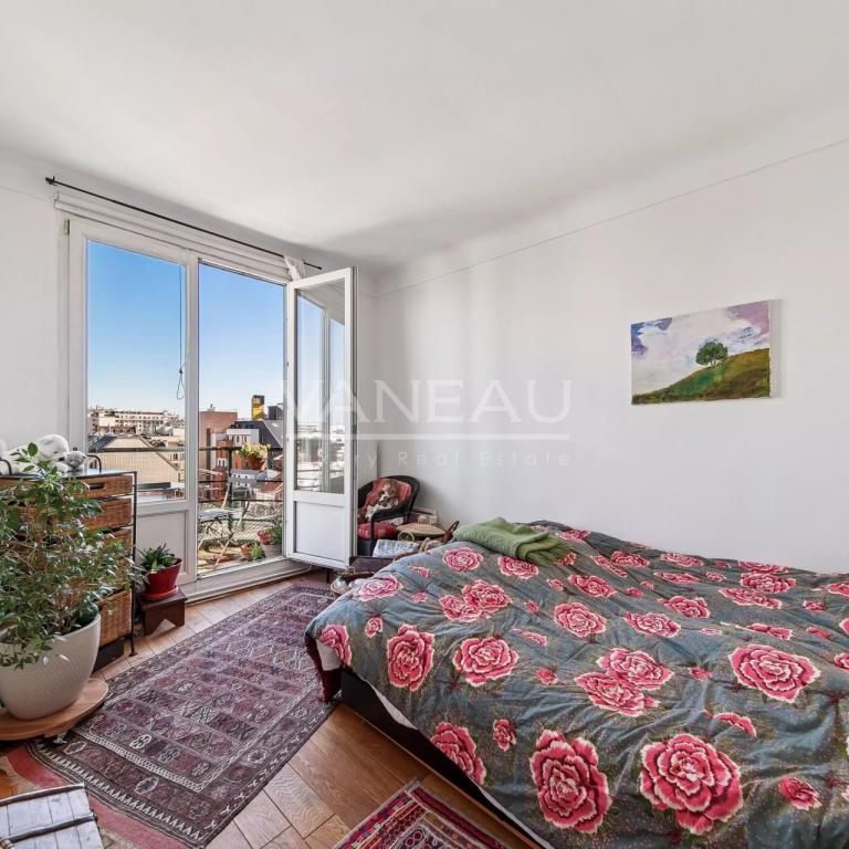 Boulogne centre - Trois pièces dernier étage avec balcon