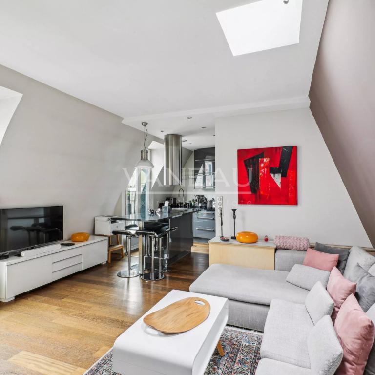 Paris XVIe - Trocadero -  Pied à terre en dernier étage