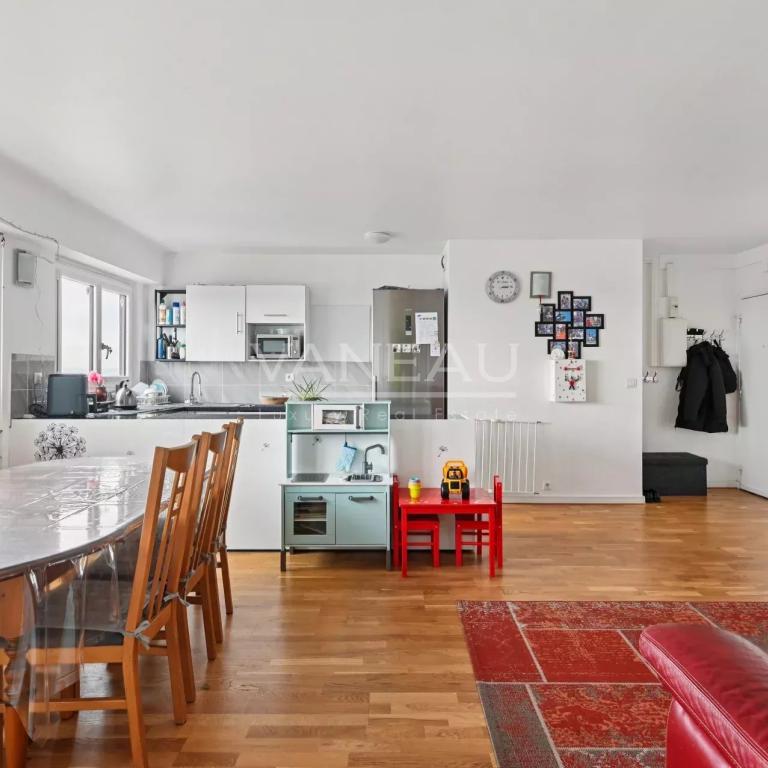 Courbevoie - Appartement familial, en étage élevé  - Vue panoram