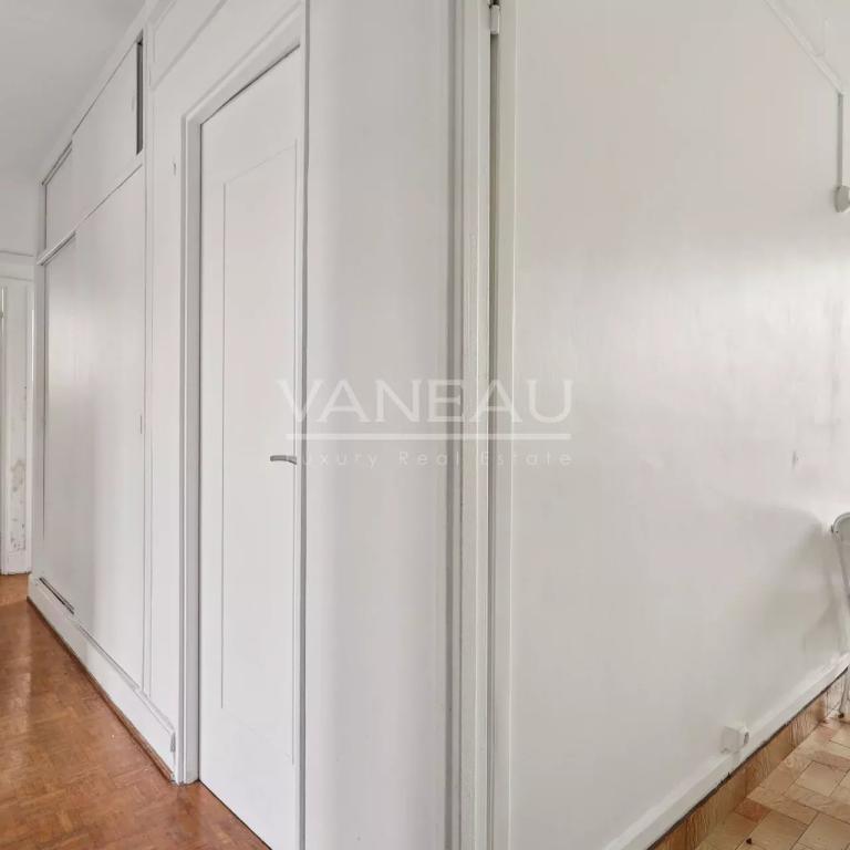 Boulogne - Dernier étage avec balcon et vue dégagée