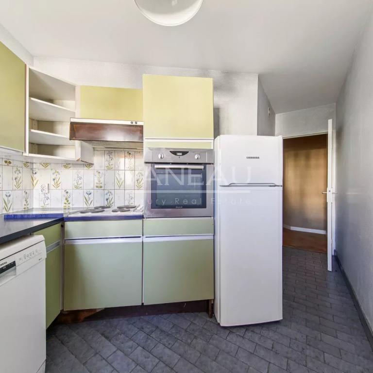 Boulogne - Appartement familial avec deux balcons terrasses