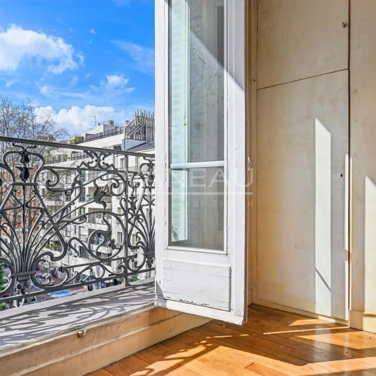 Levallois - Charme de l'ancien - 1 ou 2 chambres avec balcon