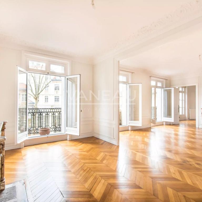 PARIS VIe _ Assas / Luxembourg - familial et de réception