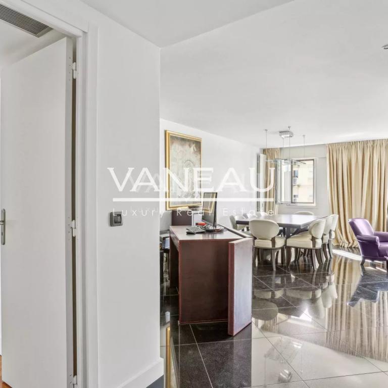 Paris XIXe - JOURDAIN - AMERIQUE - Appartement Familial en étage