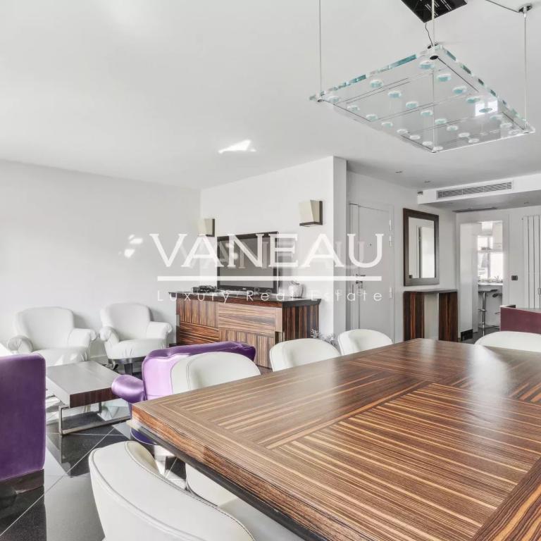 Paris XIXe - JOURDAIN - AMERIQUE - Appartement Familial en étage