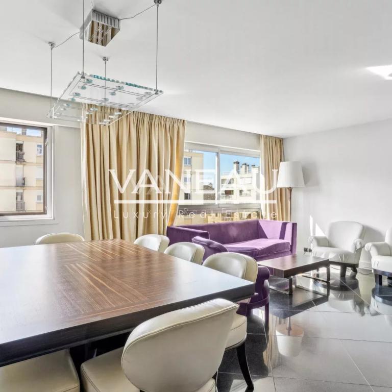 Paris XIXe - JOURDAIN - AMERIQUE - Appartement Familial en étage