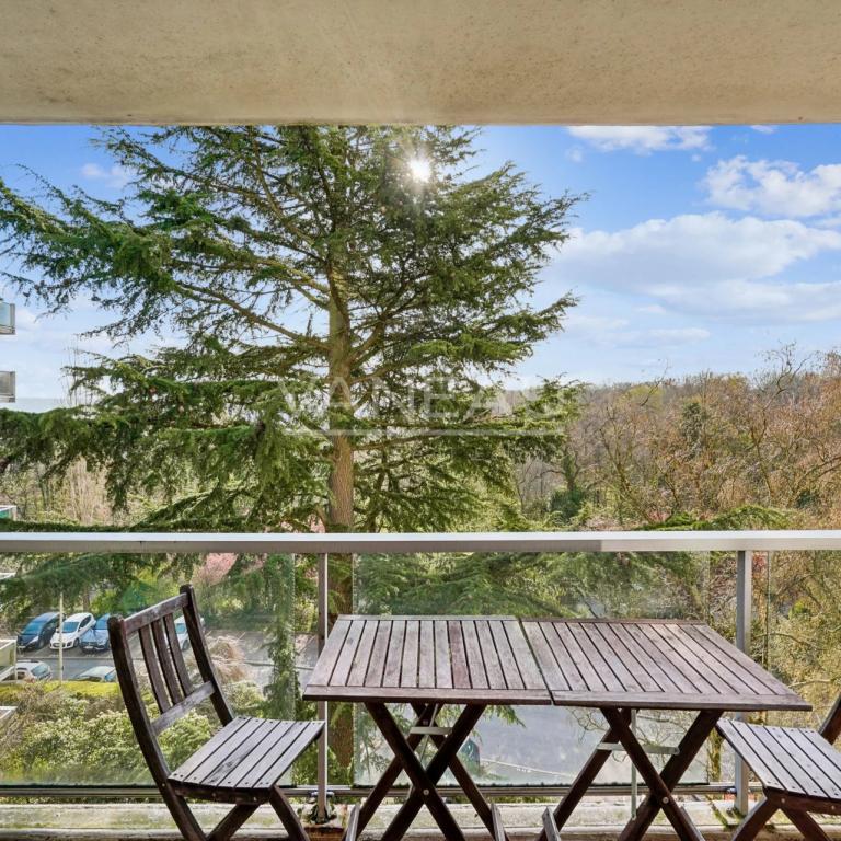 Appartement familial en étage avec terrasse vue dégagée