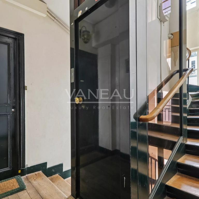 PARIS VIIe - quartier des antiquaires - 2 chambres