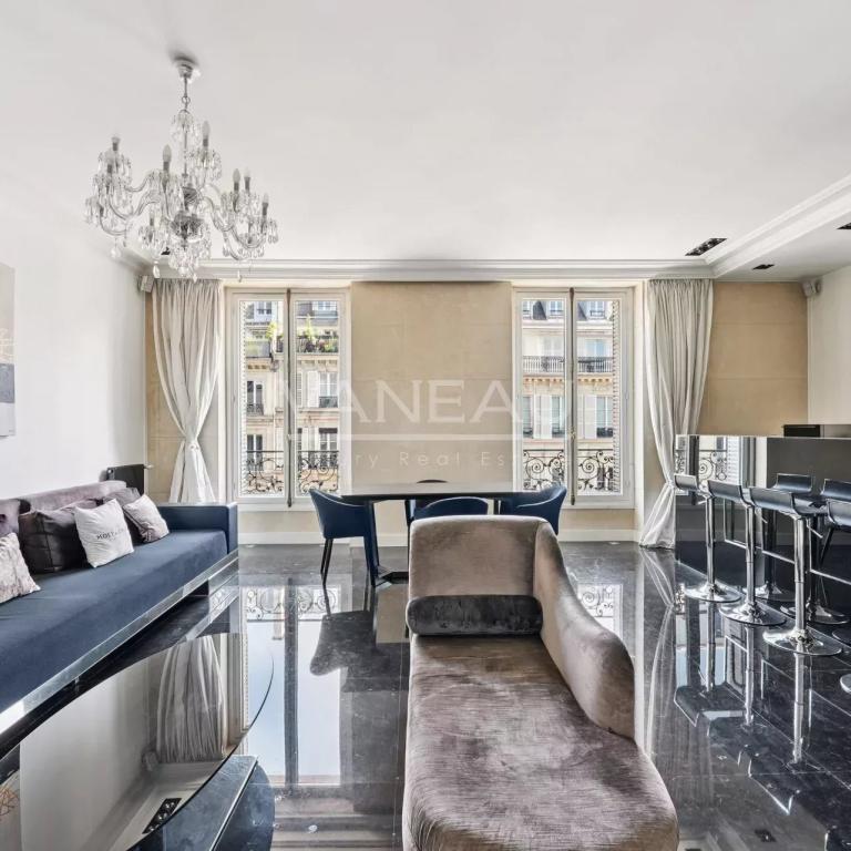 Paris VIII - Triangle d'or  - Quartier Saint Philippe du Roule