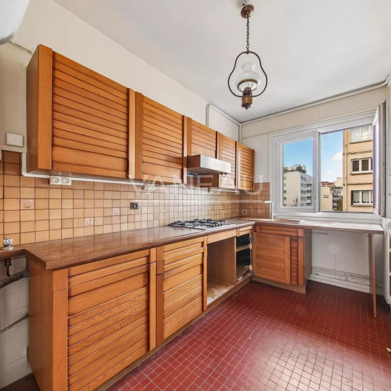 Quatre pièces à rénover avec balcons