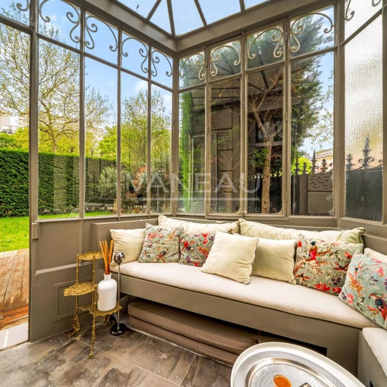 Paris XVIe - Henri Martin - Exceptionnel rez-de-jardin