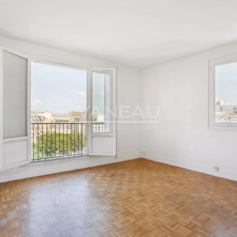 Paris XVe - Sèvres Lecourbe : Appartement dernier étage avec vue