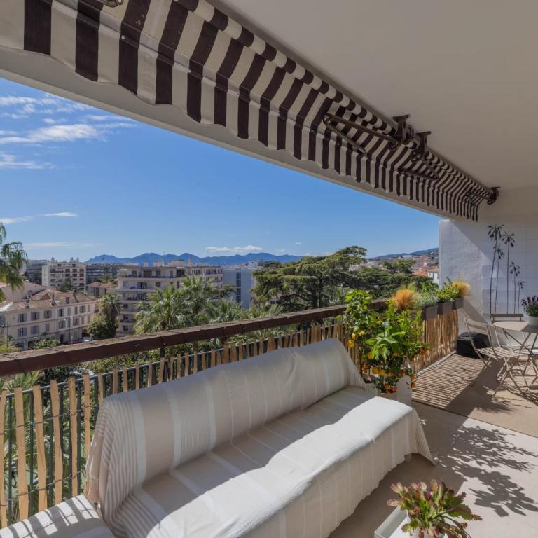 Cannes Montfleury 3 Pièces rénové à vendre - ETAT NEUF